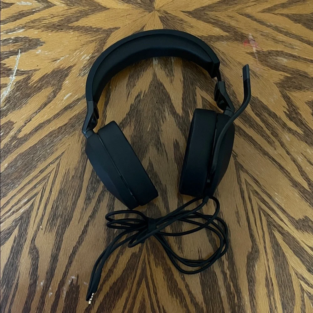 HS65 SURROUND Wired Gaming Headset — Carbon